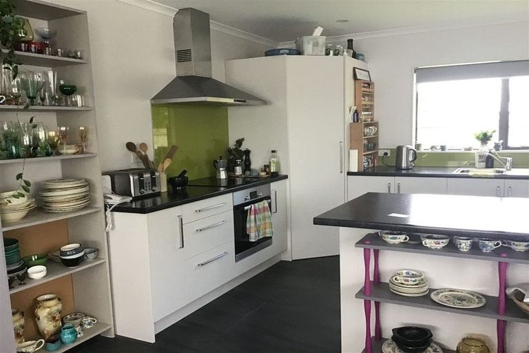 Photo of property in 16a Insley Street, Mangawhai, 0505