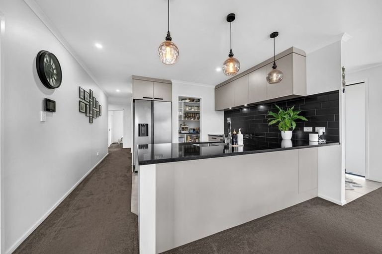 Photo of property in 33 Harry Richards Way, Pokeno, 2402