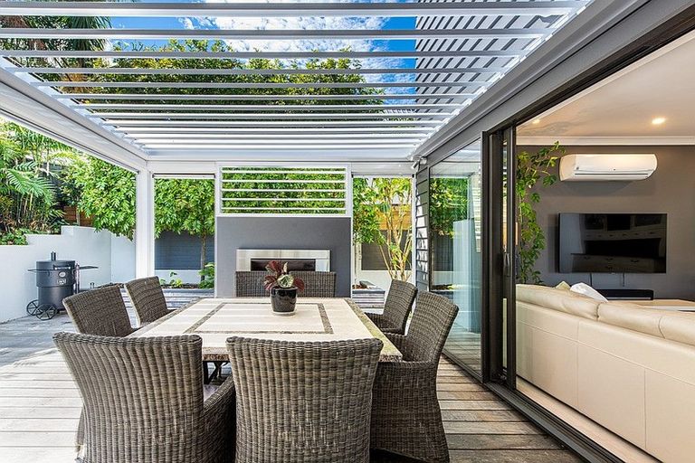 Photo of property in 131 Beach Road, Castor Bay, Auckland, 0620