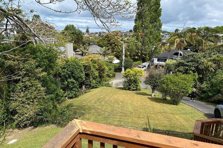 Photo of property in 30 Heathcote Road, Castor Bay, Auckland, 0620
