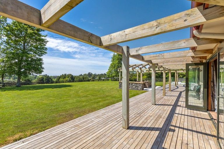 Photo of property in 390a Tukapa Street, Hurdon, New Plymouth, 4310