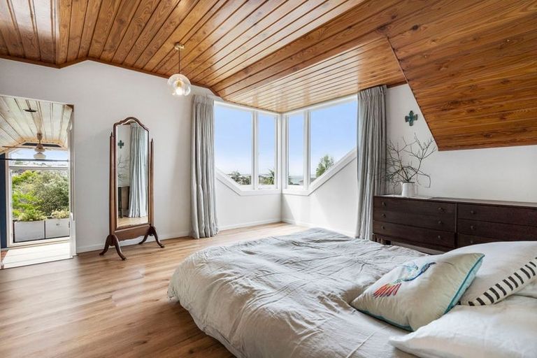 Photo of property in 2/36 Beulah Avenue, Rothesay Bay, Auckland, 0630