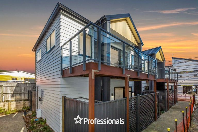 Photo of property in 12d Cairo Street, Upper Hutt Central, Upper Hutt, 5018