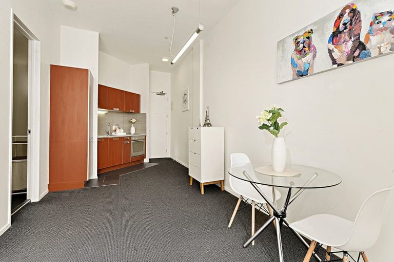 Photo of property in 4/6 Victoria Street, Ebdentown, Upper Hutt, 5018