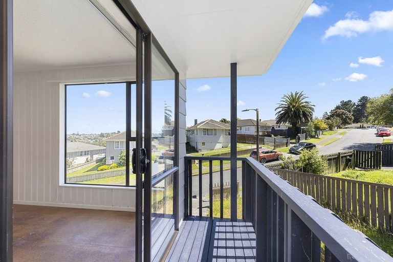 Photo of property in 16 Penguin Grove, Waitangirua, Porirua, 5024