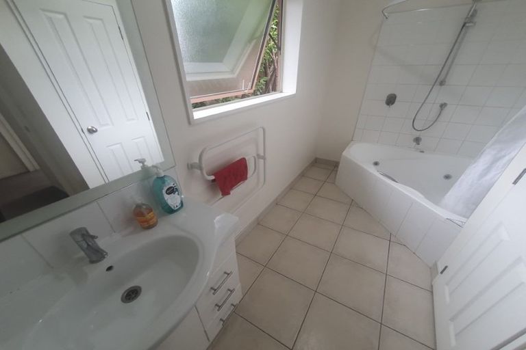 Photo of property in 18 Grimseys Road, Redwood, Christchurch, 8051