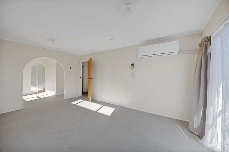 Photo of property in 1/145 Tukapa Street, Westown, New Plymouth, 4310