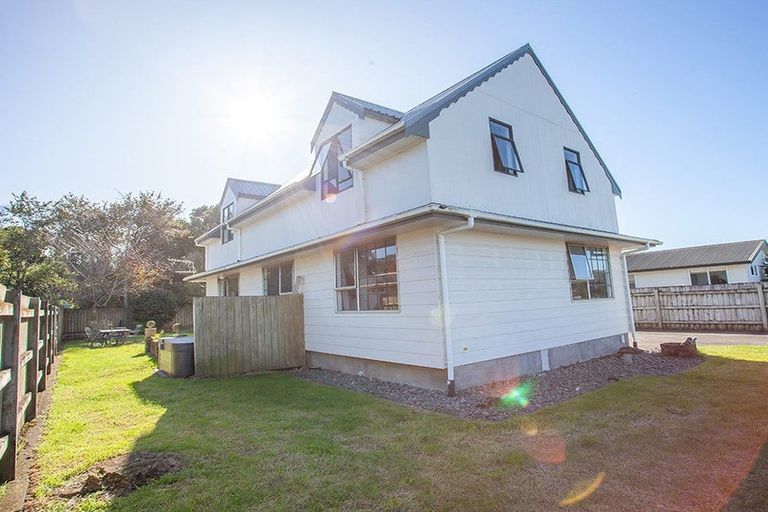 Photo of property in 8 Hamua Place, Waitara, 4320