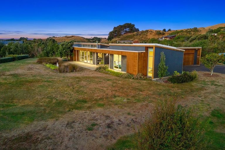 Photo of property in 40 Raukawa Road, Peka Peka, Waikanae, 5391