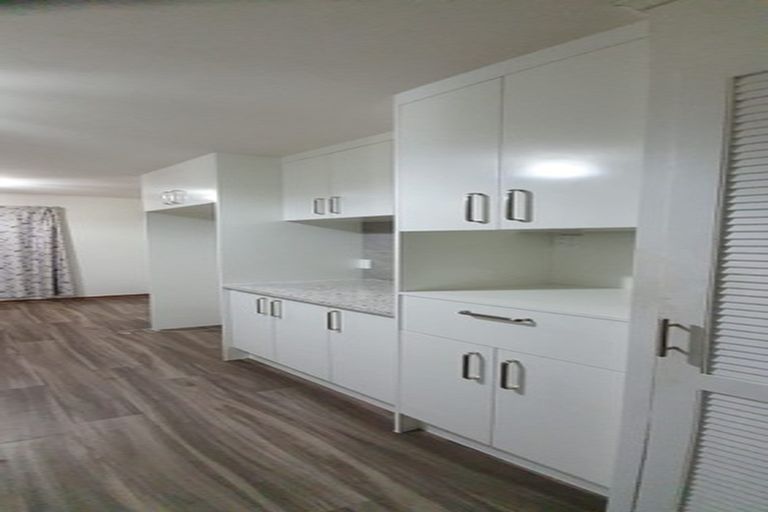 Photo of property in 34 Chislehurst Street, Henderson, Auckland, 0612