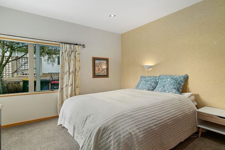 Photo of property in 15 Morrows Mead, Wanaka, 9305