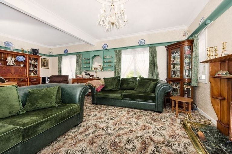 Photo of property in 9 Roberts Road, Te Atatu South, Auckland, 0610