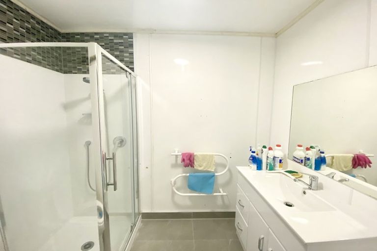 Photo of property in 40 Kewa Road, Albany Heights, Auckland, 0632