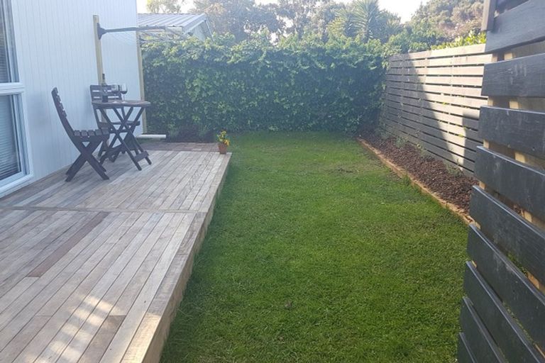 Photo of property in 5 Holgate Avenue, Herald Island, Auckland, 0618