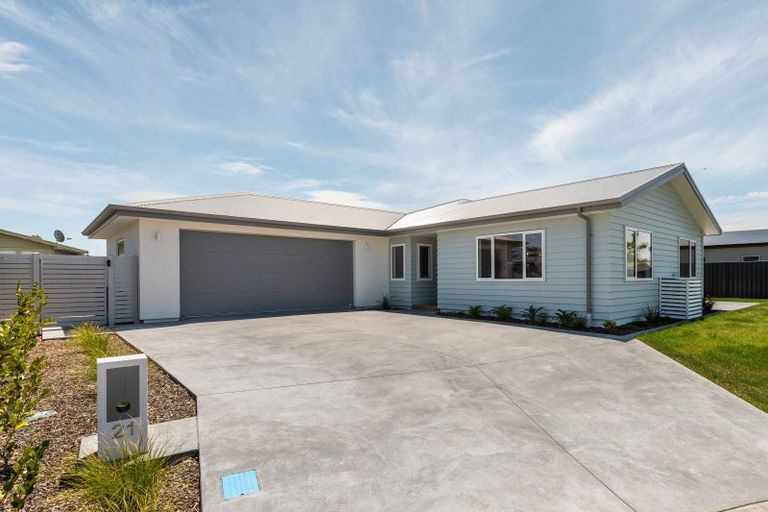 Photo of property in 21 George Yee Place, Taradale, Napier, 4112