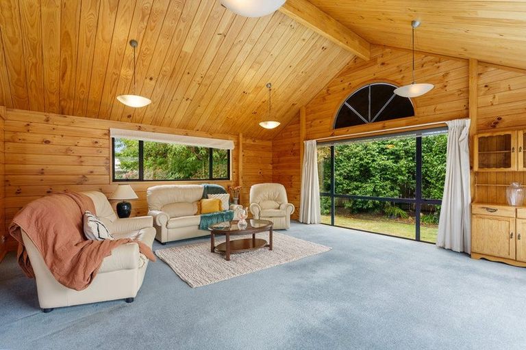 Photo of property in 16 Alexander Street, Waikanae, 5036