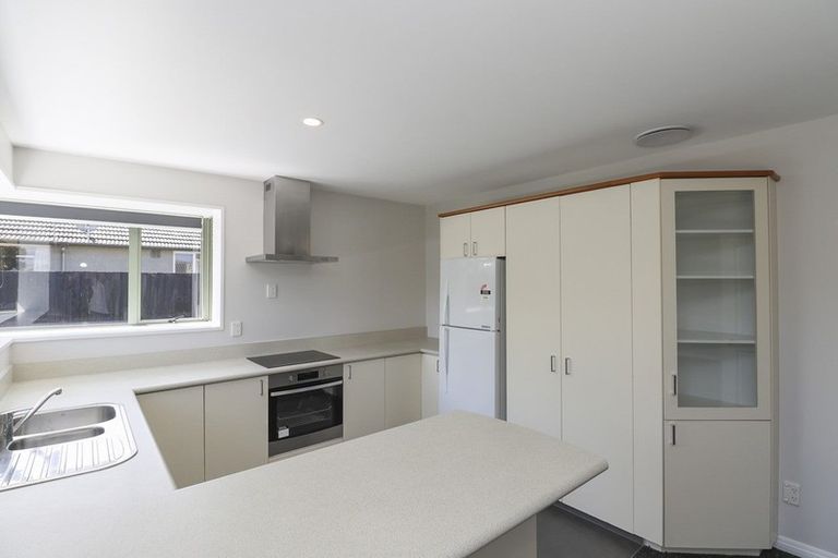 Photo of property in 2 Rue De La Mare, Parklands, Christchurch, 8083