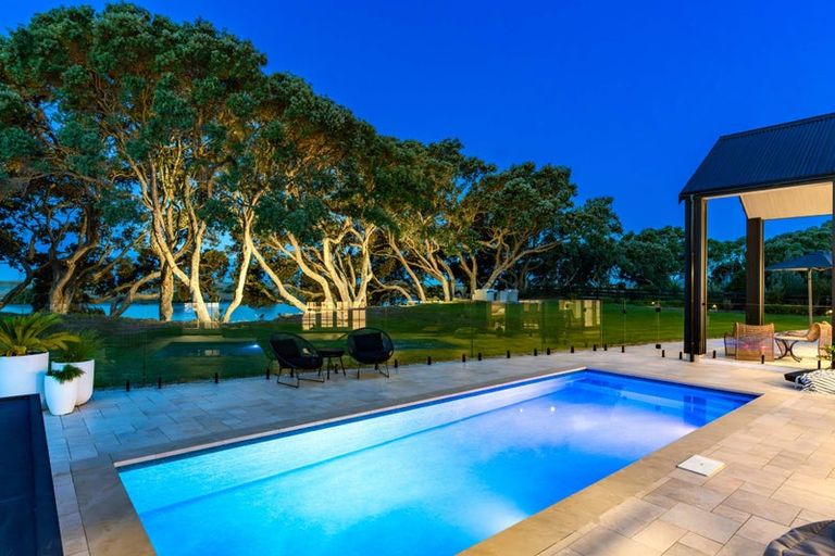 Photo of property in 615 Cove Road, Waipu, 0582