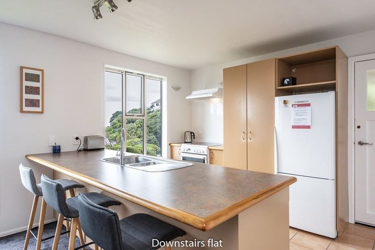 Photo of property in 23 Alexandra Road, Roseneath, Wellington, 6021