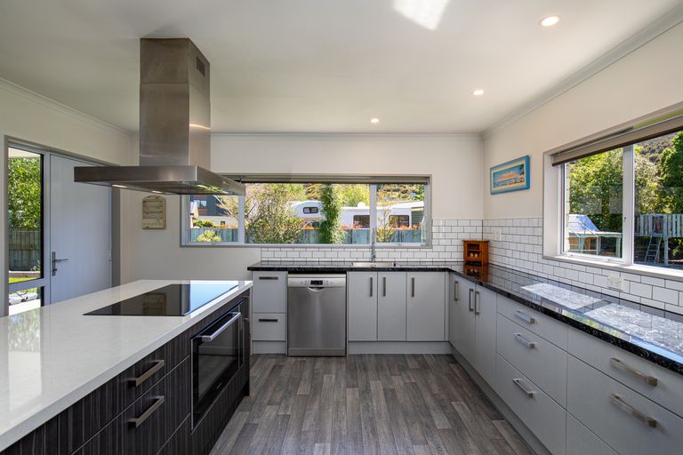 Photo of property in 114 Shields Street, Clyde, 9330