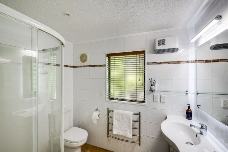 Photo of property in 5a Tauroa Road, Havelock North, 4130