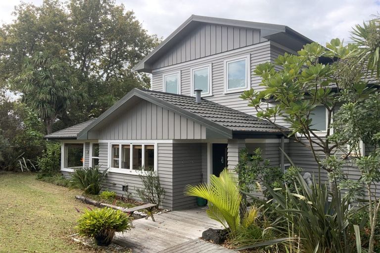 Photo of property in 37 Tanglewood Place, Cockle Bay, Auckland, 2014