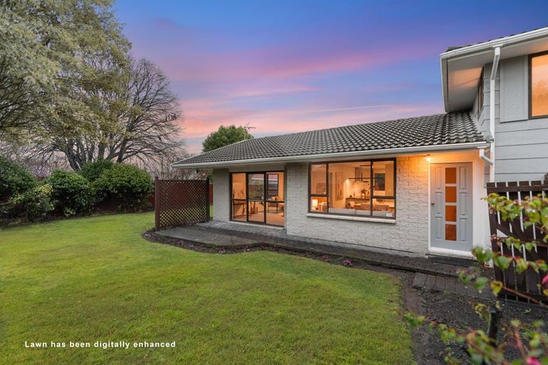 Photo of property in 12 Juniper Place, Burnside, Christchurch, 8053