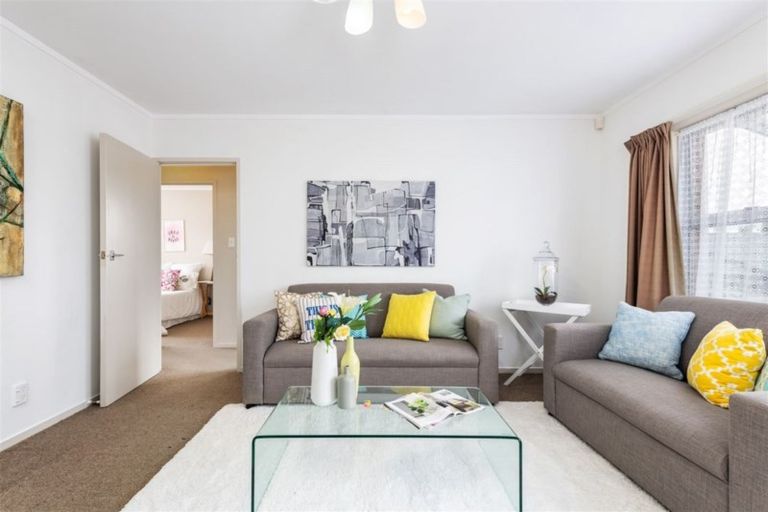 Photo of property in 3/17 Captain Scott Road, Glen Eden, Auckland, 0602