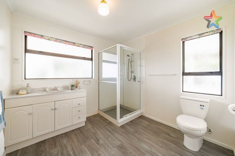 Photo of property in 80 Greenwood Boulevard, Otaki, 5512