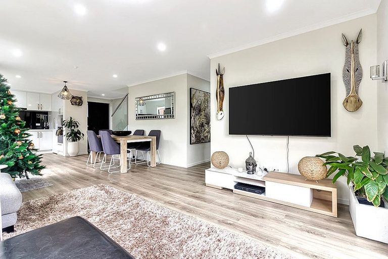 Photo of property in 18a Buckingham Crescent, Manukau, Auckland, 2025