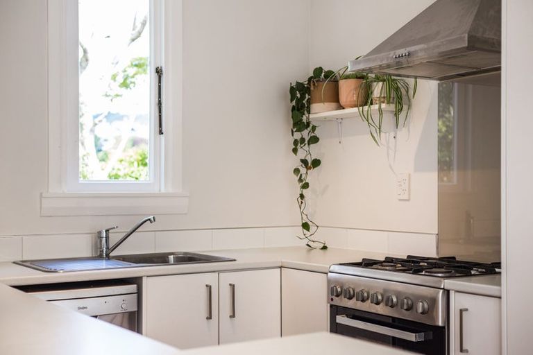 Photo of property in 29c North Terrace, Kelburn, Wellington, 6012