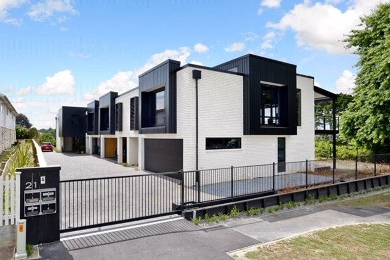 Photo of property in 1/21 Manning Street, Hamilton Central, Hamilton, 3204