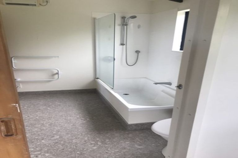 Photo of property in 17 Shastri Terrace, Khandallah, Wellington, 6035