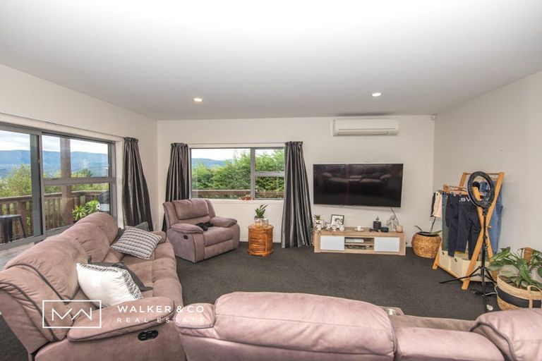 Photo of property in 29 Mcewen Crescent, Riverstone Terraces, Upper Hutt, 5018