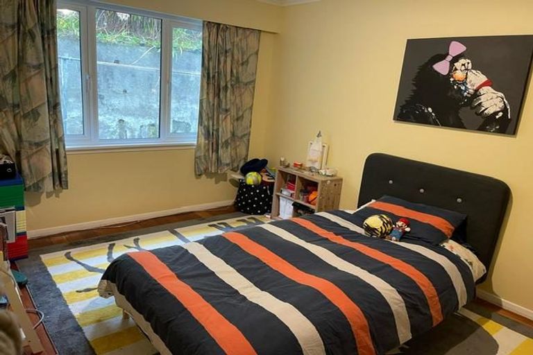 Photo of property in 24 Severn Street, Island Bay, Wellington, 6023