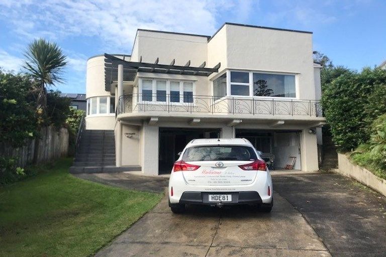 Photo of property in 2 Mcarthur Street, Terrace End, Palmerston North, 4410