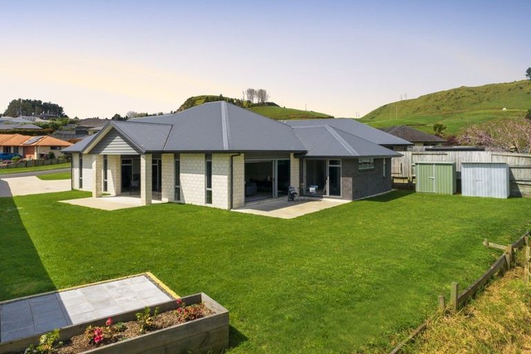 Photo of property in 174 Ballintoy Park Drive, Welcome Bay, Tauranga, 3175