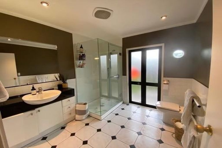 Photo of property in 28a Clovelly Road, Bucklands Beach, Auckland, 2012