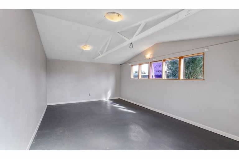 Photo of property in 29 Stalkers Road, Woodend Beach, Woodend, 7691