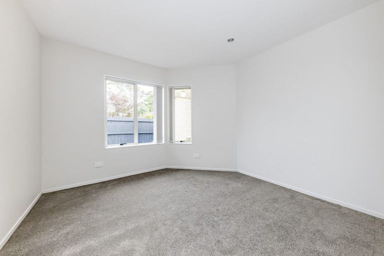 Photo of property in 4c Sheriff Place, Randwick Park, Auckland, 2105