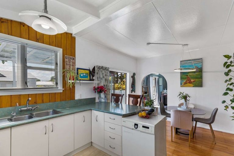 Photo of property in 9 Waitai Street, Castlecliff, Whanganui, 4501