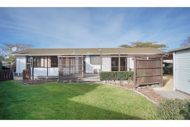 Photo of property in 49 Oldwood Street, Bishopdale, Christchurch, 8053