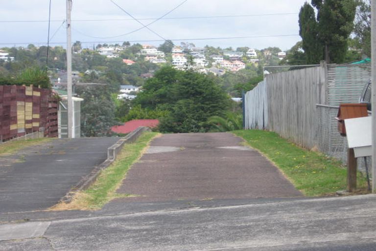 Photo of property in 2/189 Chivalry Road, Glenfield, Auckland, 0629