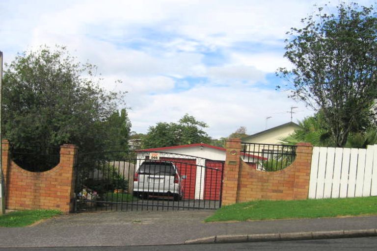 Photo of property in 14 Roick Parade, Glen Eden, Auckland, 0602