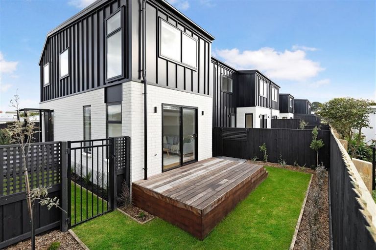 Photo of property in 2/50 Lonsdale Street, New Brighton, Christchurch, 8083