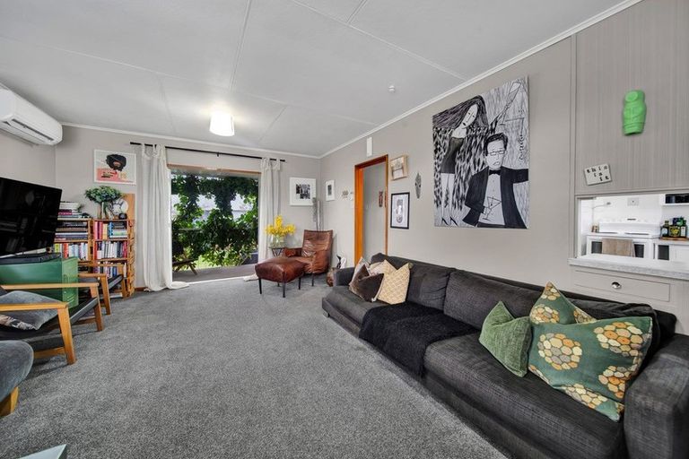 Photo of property in 37 Reid Avenue, Hawera, 4610