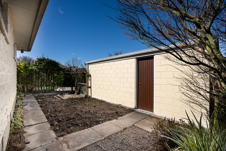 Photo of property in 12 Oldham Crescent, Halswell, Christchurch, 8025