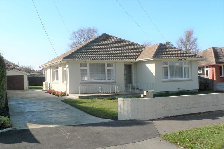 Photo of property in 8 Kinnaird Place, Hillmorton, Christchurch, 8025