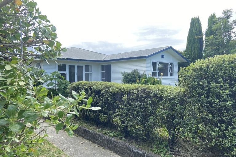 Photo of property in 13 Lipscombe Crescent, Havelock North, 4130