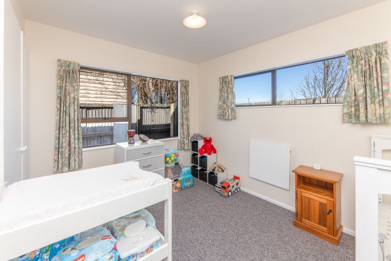 Photo of property in 166a Breezes Road, Aranui, Christchurch, 8061